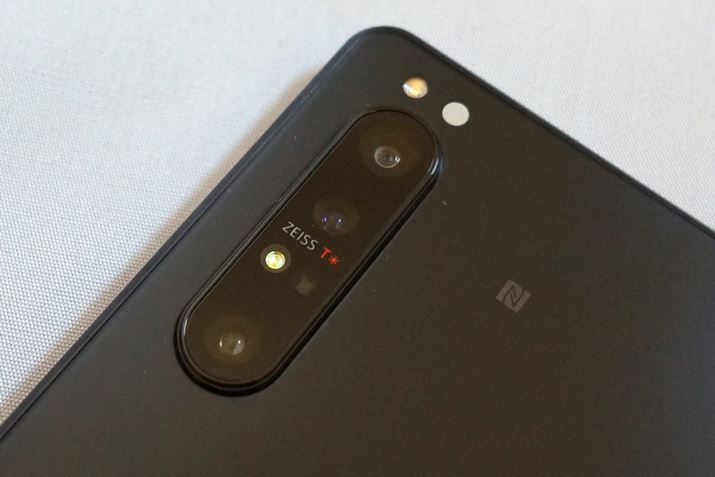 ڂJ́ALpAWA]̃gvJɁA3D iToFZT[gݍ킹NAbhJ