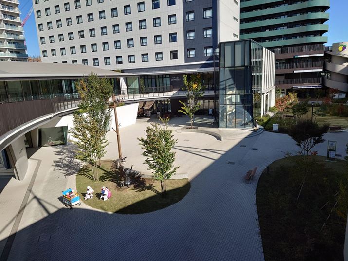 ƓV[WJɐ؂ւĎBeBF̕ωȂA𑜊\