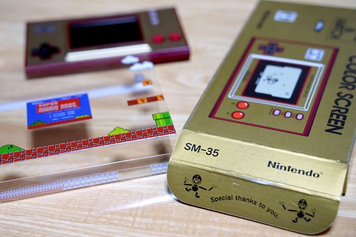 ܂Ƃł́ApbP[ŴӂJƂɂA}IƃC[W̎pBpbP[WJŁANN~܂܂