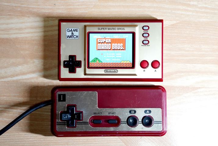 Q[EIb`i摜jƃt@~R̃Rg[[i摜jB\L[A/B{^̈ʒu֌ẂA܂ōȂ悤Ɍ܂