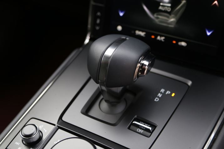 ʏƂ͏قȂVtgp^[̗pĂA}c_uMX-30ṽVtgo[