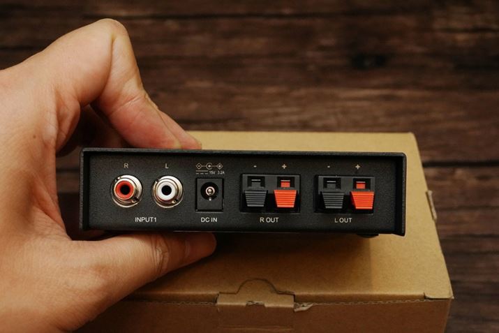 Oʂ̃XeI~jAwʂRCA[q̐ڑ݂̂ƃ~j}