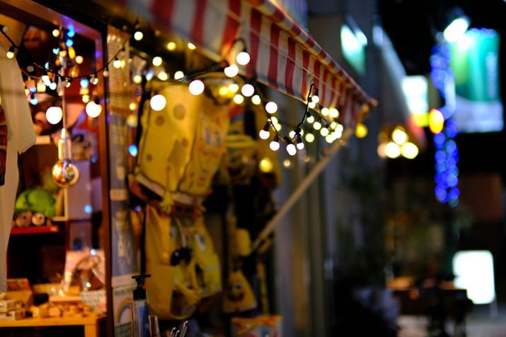 _̊ۃ{PBɃsgĂȂ̂炩`ʂ͓I<br>X-S10AXF 50mmF1.0 R WRA50mmi35mmZ75mmjAISO320AF1A1/75bAiDAE<br>Beʐ^i6240×4160A11.9MBj