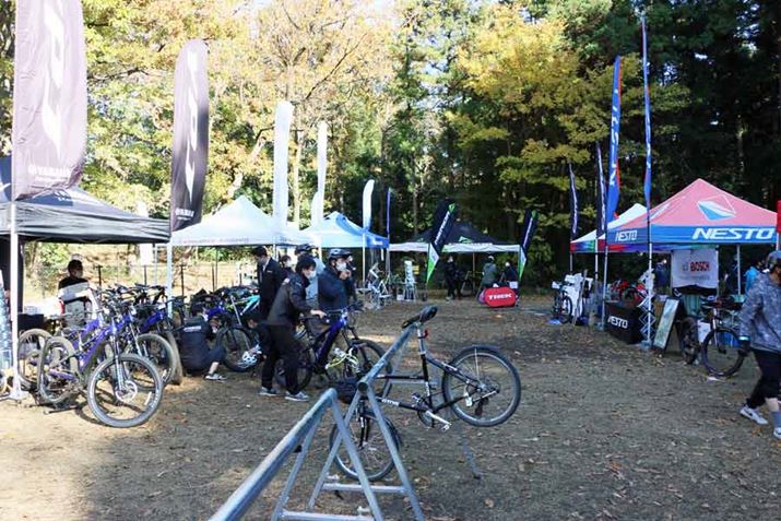 {bVV}mȂǃAVXgjbg񋟂Ă郁[J[܂߁A10uhȏオoW