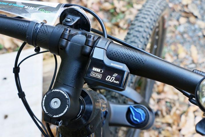 ĂfBXvC͏̂́ARgXĝŎF͐\ȂBnh720mm