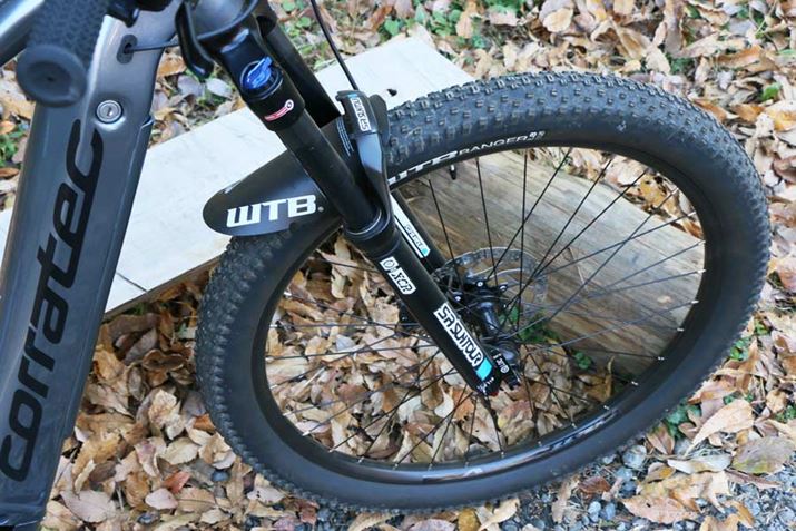 27.5×28C`̑߂̃^C𑕔B̕LA^C̃GA{[傫Ă