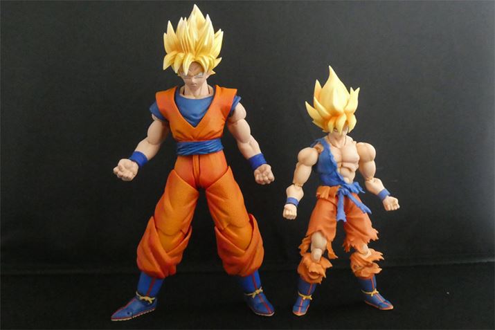 �uS.H.Figuarts�v�V���[�Y�̑����i�ʐ^�E�j�ƕ��ׂ�