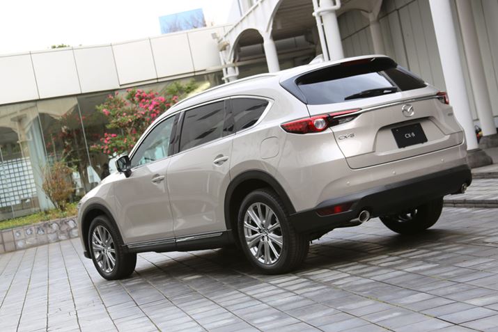 }c_uCX-8v̊OσC[WiO[h́uGNXN[Vu[hvA{fBJ[͐VF́uv`iNI[c^bNv