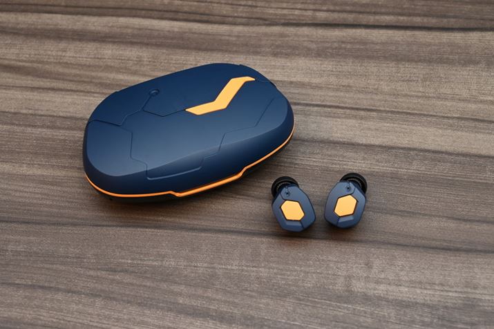 Mark.06`[tɂuFI-EVATW06v́AZx[XɃ|Cg̞̗pg[ۓI