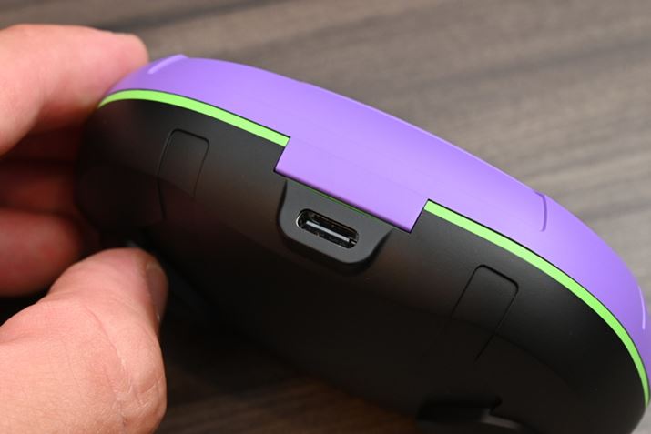 p[dP[XB[d[qɃX}[gtH̏[dP[uƎg܂킵łUSB Type-C̗pȂǁAڂȂĝƂlĂ