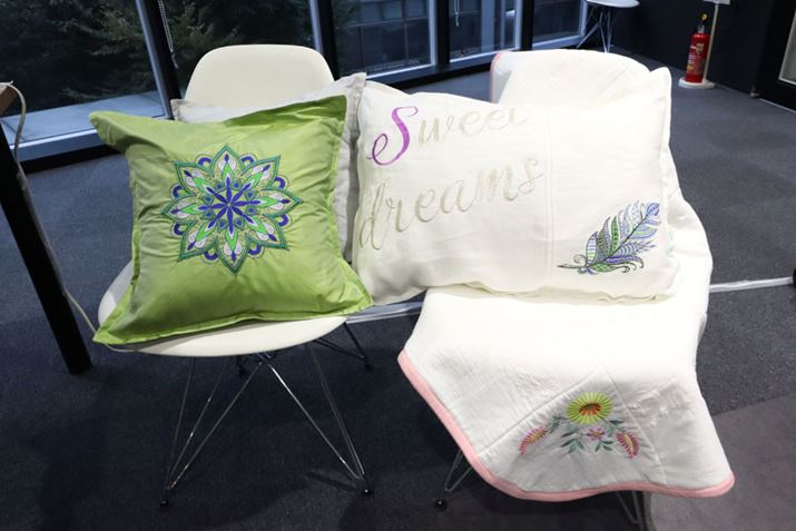 u~iCA[ XP1vōiB傫ȃLg܂