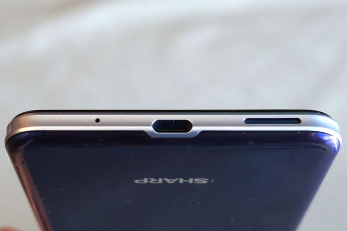 {fBʂɂ́AXs[J[z[iʐ^jAUSB Type-C|[giʐ^jA}CNz[iʐ^Ej