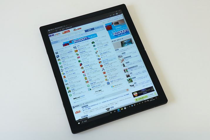 �c�����ł����p�\�B�{�̏d�ʂ͖�973g�ŁA�A�b�v���́u12.9�C���`iPad Pro�v�iWi-Fi���f���j��641g���d��