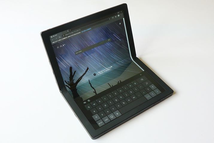 ThinkPad X1 Fold�́A�܂肽���ݎ���13.3�^�L�@EL�f�B�X�v���C�𓋍ڂ���B���̉��i327,426�~�i�ō��A2020�N12��11�����_�j