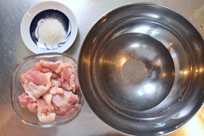 ̂悤Ȍ`ŁA8g̒250mlɗnēЂA①ɂŐQ܂B̌㐅悭؂AtătC[