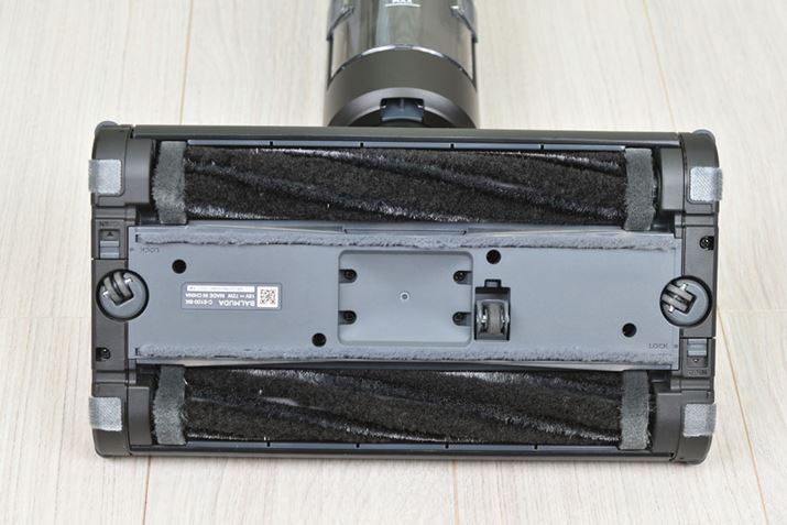 2{̃uV̗[ɂ́Aׂ₷Hёfނ̗pBC炵AEɃLX^[邱ƂŁAuXCXCvy₩ȑ|oĂB2{̃uVꂼ2̃[^[ŋ쓮邽ߖ{̂͏dȂ邪AdSɂ邤ÃccB|͂܂dCɂȂȂ