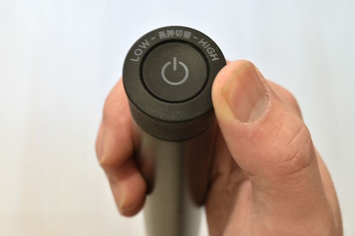 {^̓XeBbN̓VʂɂA{^Ɖ^]̃I/ItAƁuW[hvu[hvɐ؂ւBȂA^]Ԃ́uW[hv30ԁAu[hv10ԁB[dԂ͖4ԂƂȂĂ