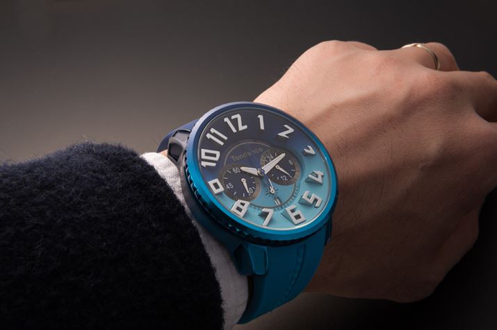 j̘rɍ킹ĂufJIvۂ̃P[Xa50mm