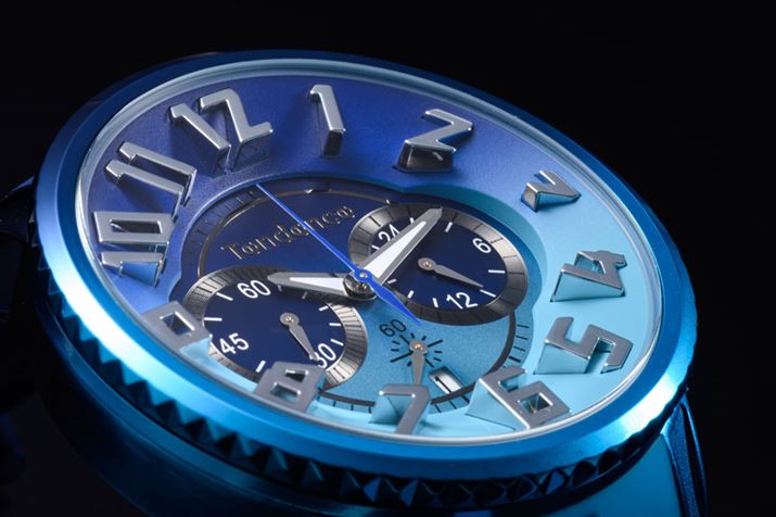 ̓IɃfUCꂽՁCfbNX̖