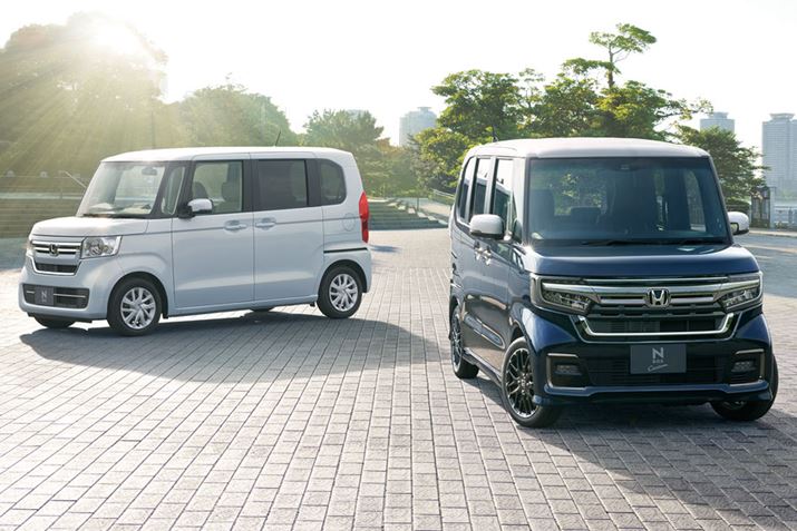 2020N1224Ƀ}Ci[`FWf\ꂽAz_uN-BOXvBV^f́AtgtFCX𒆐SɃbL{ꂽقAuR[fBl[gX^CvƌĂ΂X^CbVȓÕO[hVɐݒBɁACVTɂǂ{AANZɑ΂đxjAɑĂ悤ȁAyȑ肪\ƂȂ