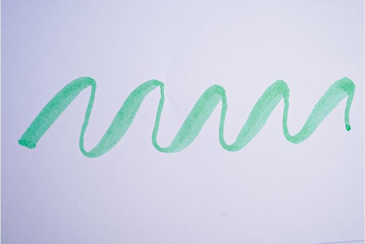 炩ḾAMƑȂA𔲂ƍׂȂ܂B傫ȋオ̂ł