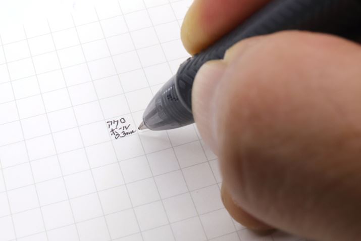 5mm1}XɁuAN{[0.3mmv10]Tŏ邮炢ɐV[v