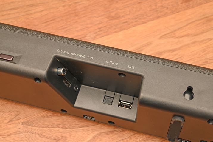 o͒[qHDMIiARC/o͌pjAfW^́AfW^́AAUX́AUSBBHDMI1nȂ̂ŁAPCƂ̐ڑɂ͌fW^AiO͂p`ƂȂ