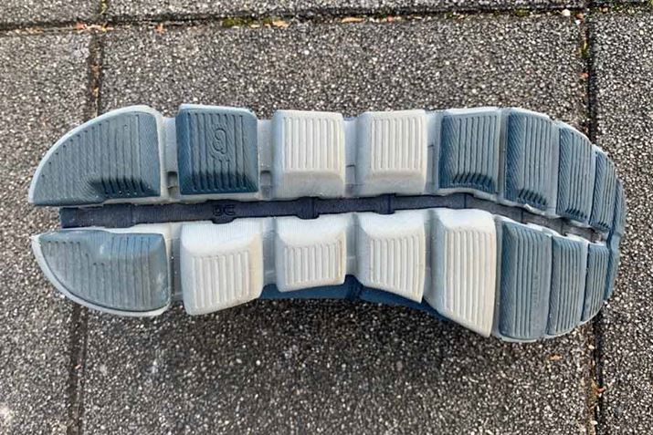 AEg\[́AAXt@gRN[gƂܑHōō̃Obv𔭊