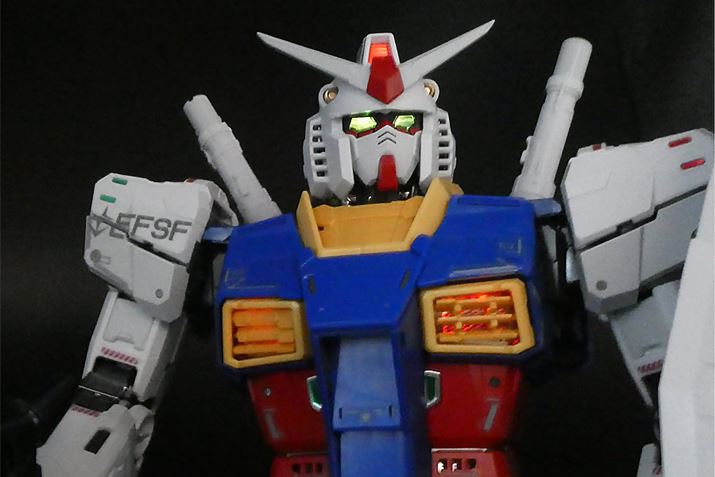 ̌AcCAC͉FɁA_Ng͐ԐFɂȂĖł܂