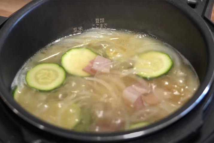 pX^ƈꏏɁAނ̃x[RA^}lMAYbL[jĉM܂