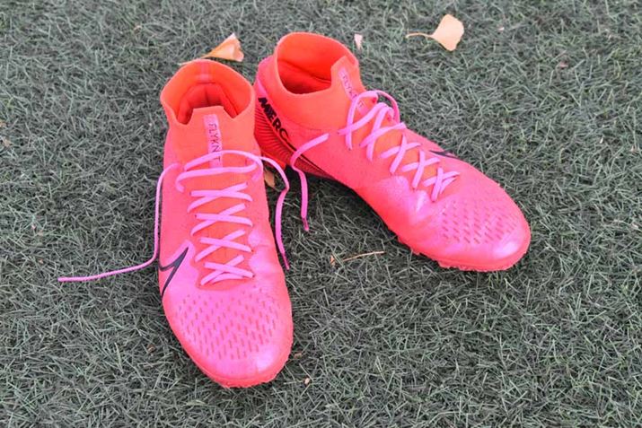 ̂́u[OChV[[Xv́u06:sNv110cmiV[ÝAɂXpCNł͂ȂAg[jOV[Yj