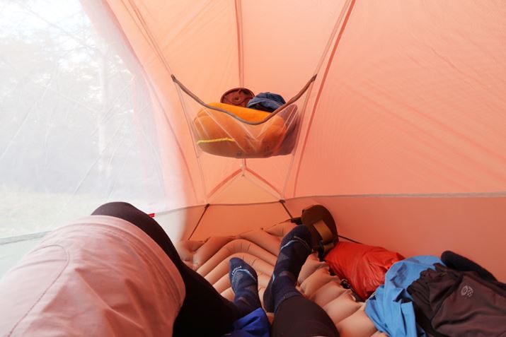 ͓ȂAɍsقǍႭȂB瑤̓V䕔ɂ́A傫ȃ|PbgЂƂ݂Ă