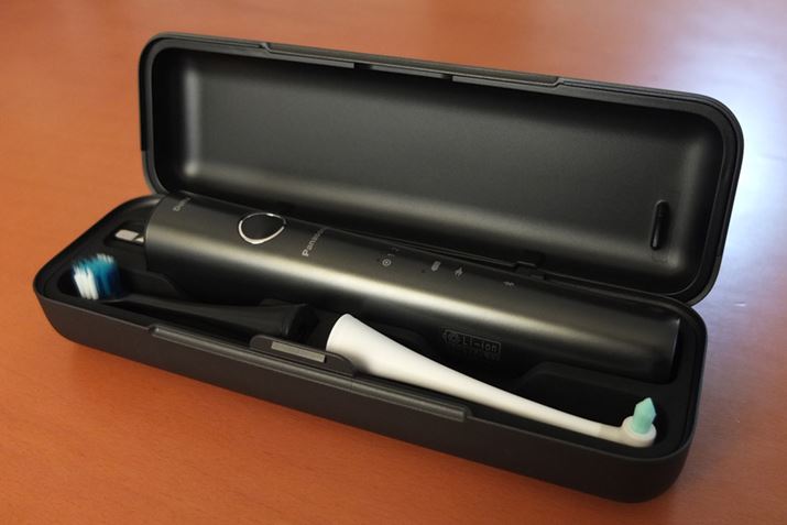 uEW-DT51v͎ɕ֗ȌgуP[XtB{̂ɉāAuV2{܂B̂ubN➑̂͌yʂȂ獄A{̂uVی삵Ă܂