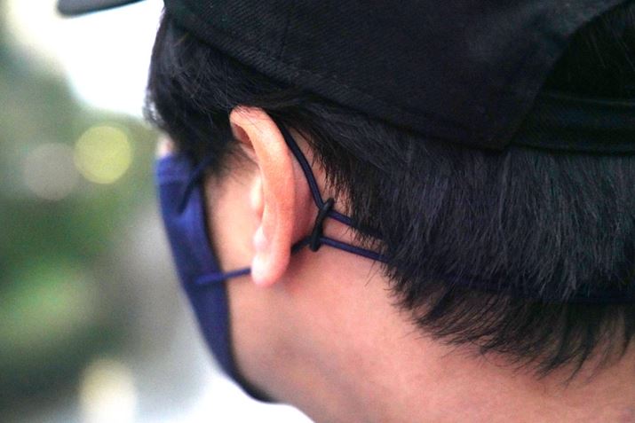 2{̃q̊ԂɎĂASAWX^[Ɉ񂹂