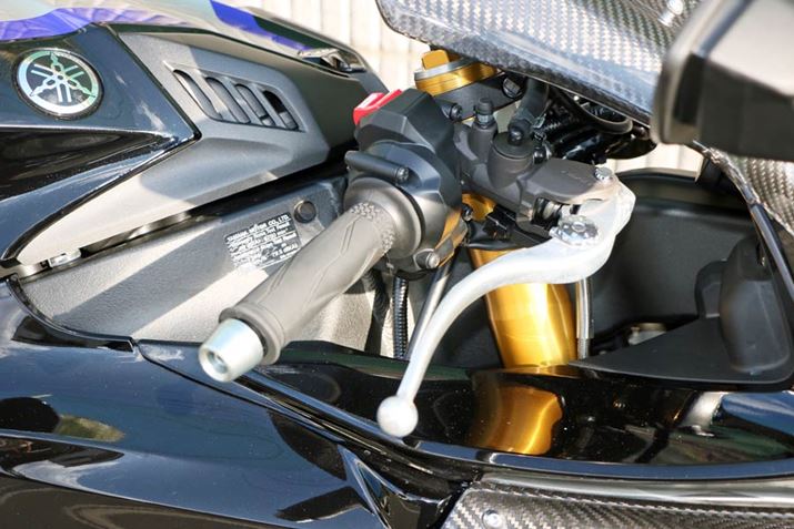 WA|ṽ}X^[V_[́A^b`ƃRg[