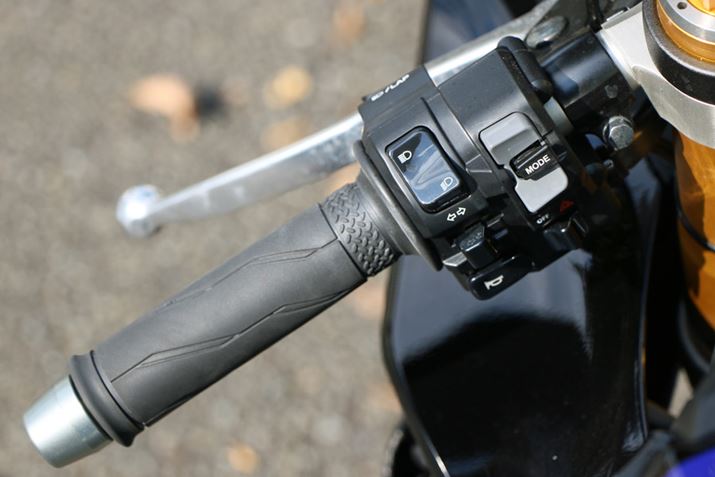 s[h̐؂ւȂǂ͍̑葤̃{^ōs