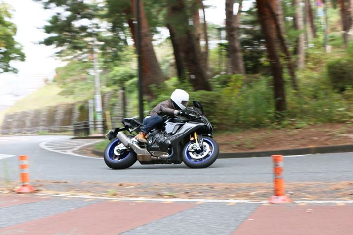 オd̑ŷŁAɃXN߂ɑ