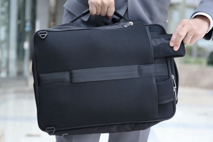 Xgbv[̃iXJOAX[uɃn[lX[ł