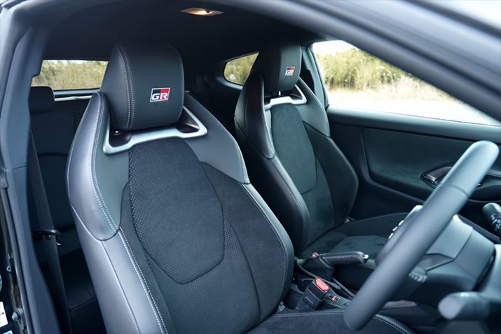 p̃X|[cV[ǵAGɂΉȂ璷Ԃ̃hCuł̔Jy