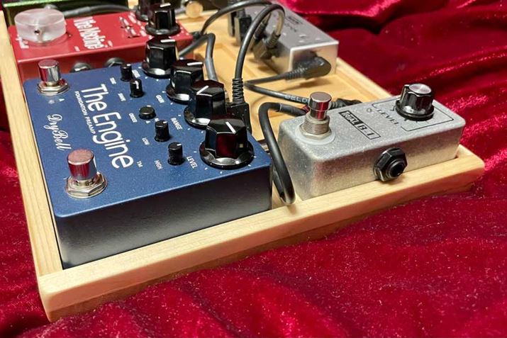 ~jy_B-1Ɖ[WTCYŒ[qgbvWbNzuThe EngineAȊŏcɕׂĂ܂