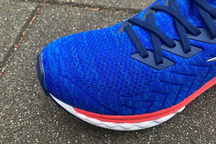 Abp[́Ayʂŏ_ȃjbgfނgpB₳݂Afނ̐Lт}ɂ͔g`̉ʂtĂAOɂ͂炩LсAɂ̓uɂ