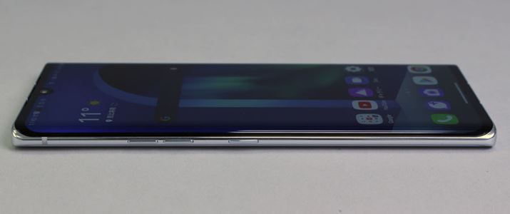 uLG VELVETv̍ʂɂ́A{[{^ƁAGoogle AVX^ǧĂяo{^BȂAEʂɂ͓d{^zuBuLG V60v{^̃CAEg͋ʂ