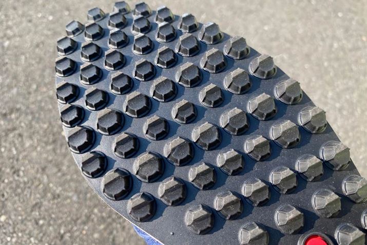 AEg\[̃gbhp^[AIWi𒉎ɍČBnO΂߂Ă܂