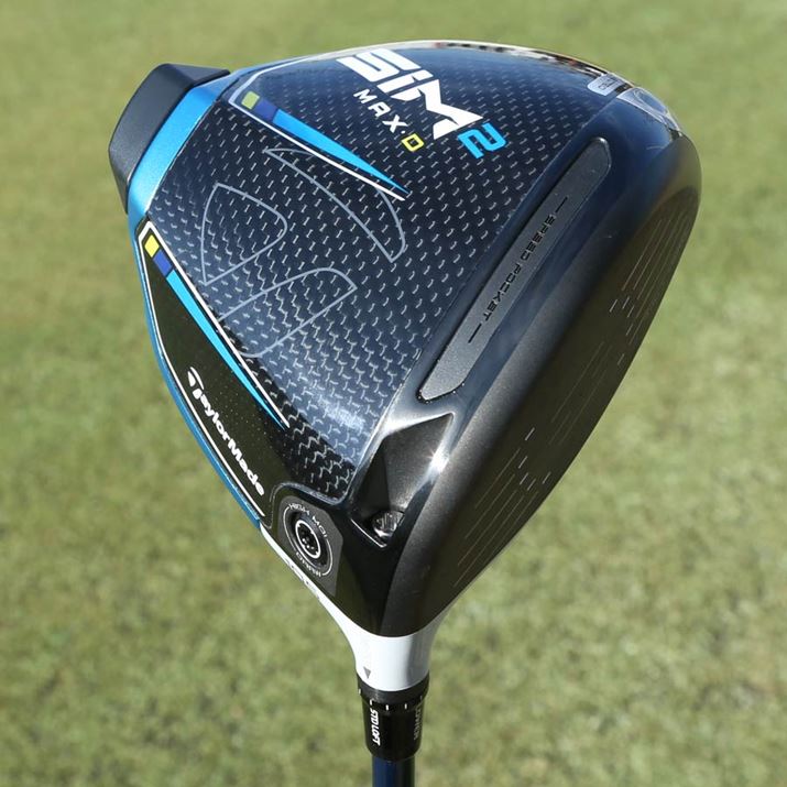 J[{̖Ԗږ͗l𐶂_[NJ[̃{fBɃu[̃ANZg{Au₩ȃfUCJbRCCI 3fƂfUCڋZp͂قڋʂŁAwbhTCYׂ460ccB傫ȈႢ̓\[̃tF[XɂĂEFCg̈ʒuƃS炢BO쓯lA͂luCi[VEWFl[^[vAlEMMŎdグA]vȋȂ}uXs[hCWFNebh cCXgtF[XvAtF[X̔l߂uђʌ^Xs[h|PbgvȂǂ͈ڂĂ܂