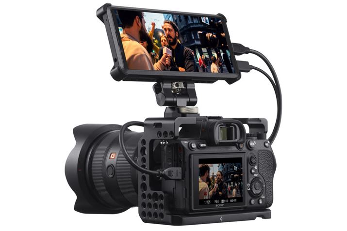 HDMI͒[q𓋍ڂArfJJȂǂ̊Oj^[ƂĂpł