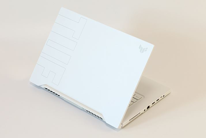 J[oG[V́AuGNvXO[vƁu[CgzCgvƂ2FpӂĂBʐ^̓[CgzCgŁAꌩƃQ[~Om[gɂ͌ȂVvȃfUC