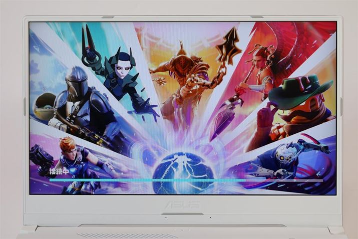 ROG Strix SCAR 17300Hzɂ͗邪A240Hz̍tbV[gŁAFPSvClɓKĂBTUFV[Y240Hz̃fBXvC𓋍ڂ̂͏BmOAŉf荞݂Ȃ