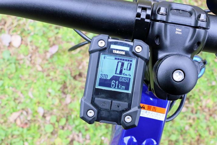 AVXg[hc̑sȂǂ́Anh̃fBXvCɕ\B[hɍ킹ĉʏ㕔ɂLED̐Fς̂ŁACfBOAVXg[hc₷