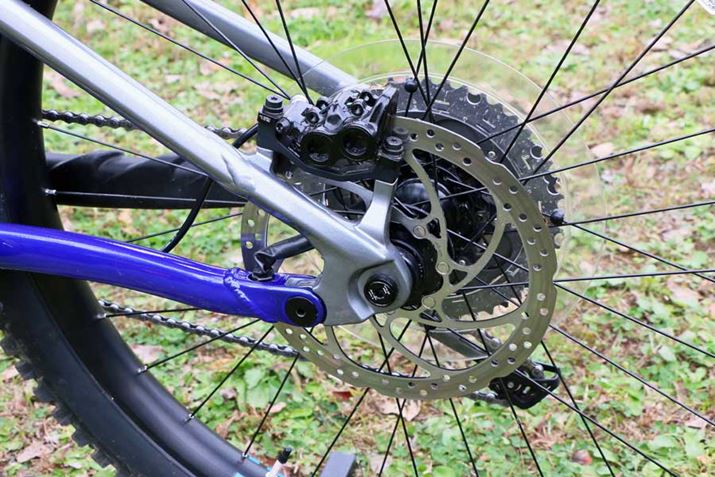 O̖fBXNu[ĹAhCcMAGURAuMT ThirtyvBLp[4|bhŁAԑ̂̏dʂɌ͂𔭊