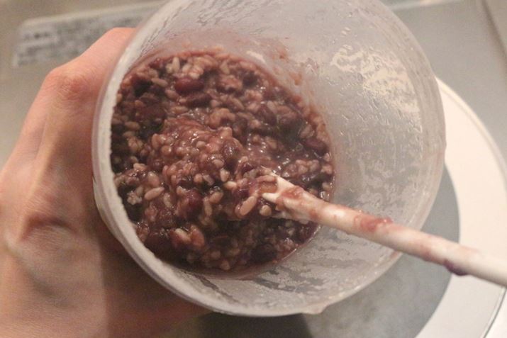 8ԌAuy񂱁v̊łBԂ͂邯ǁAȒPI